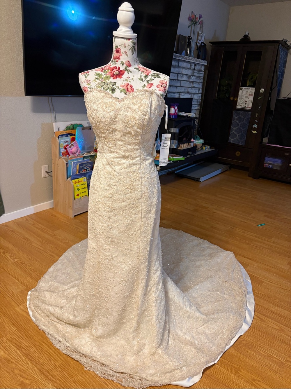 Gorgeous Lace Mermaid Strapless Christina Wu Wedding Gown size 12
